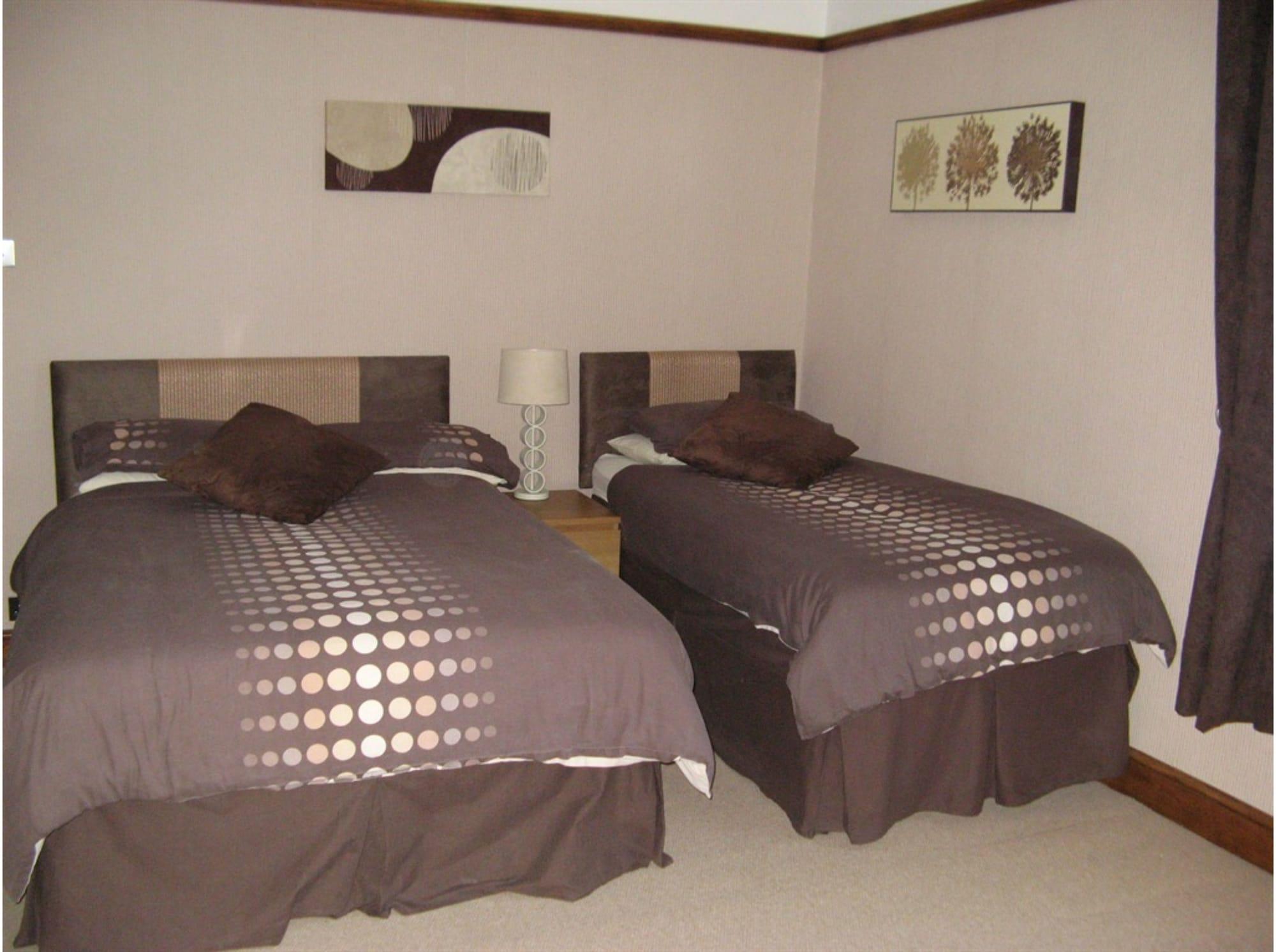 Tanes Hotel Cardiff Exterior photo